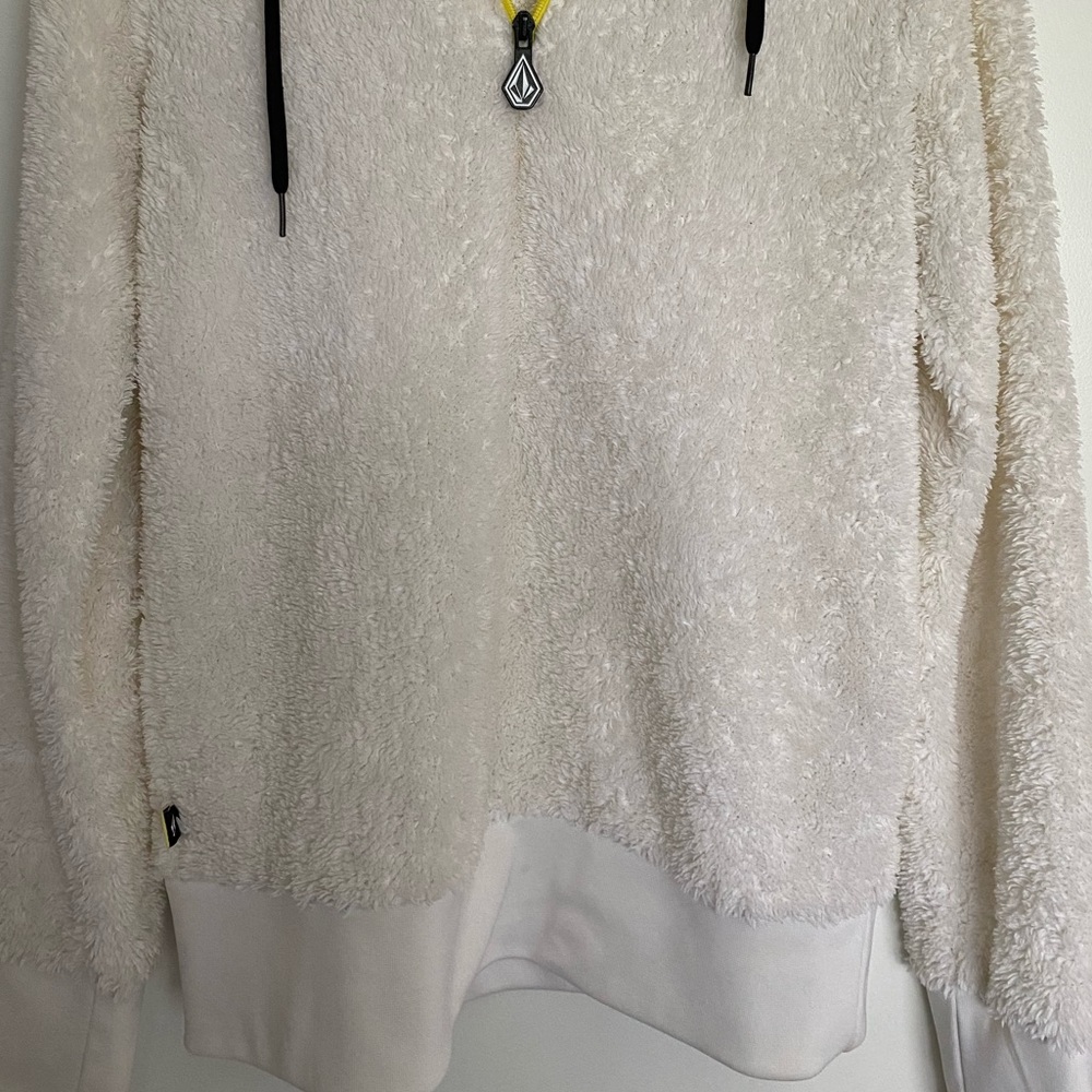 Volcom pullover. Size small - Picture 3 of 7